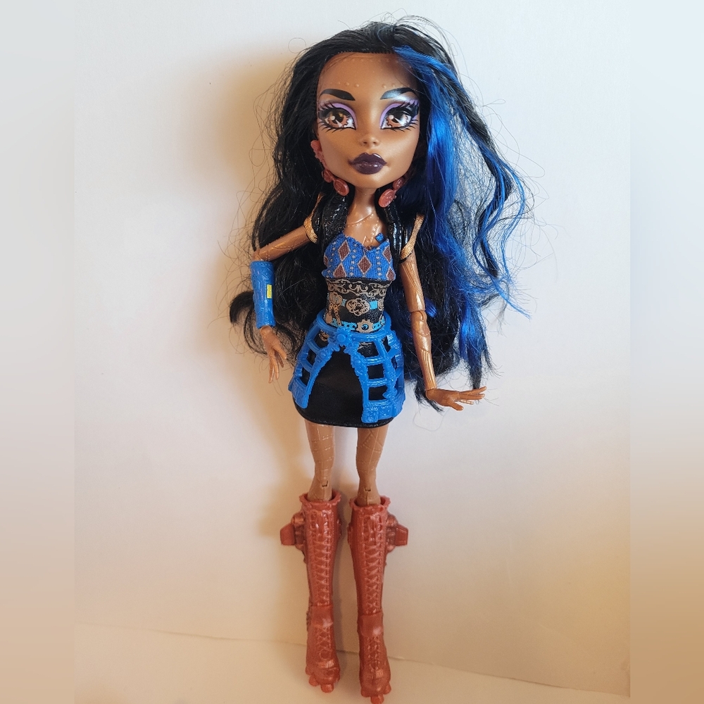 Monster High First Wave Robecca Steam Doll Mattel Dolls Steampunk 2011 G1